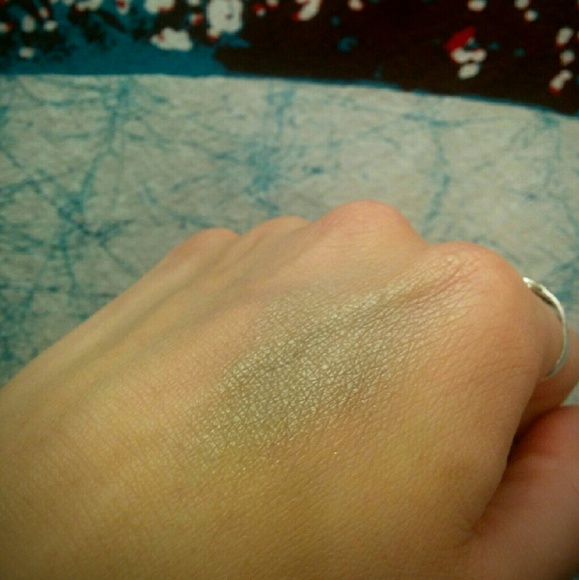 MAC Verdigris cream eyeshadow - Picture 4 of 4
