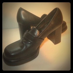 The 90s are back! Chunky retro heels.