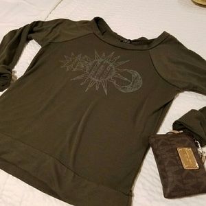 🌍DONATED 🌎Light army green sweater