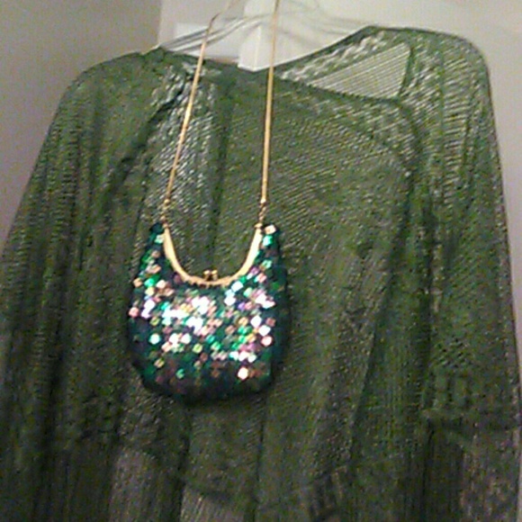 Forest green shaw with small purse