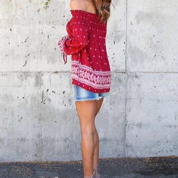 🌿Red Paisley Patterned Off the Shoulder Blouse🌿 - Picture 2 of 4