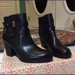 Naturalized N5 comfort timber - new without tags