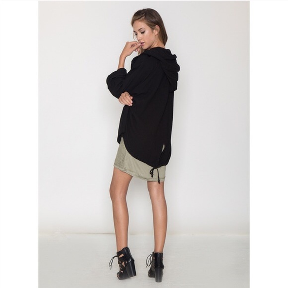 ONLY TWO LEFT💞💞Hooded Oversized Hi Low Jacket - Picture 2 of 2