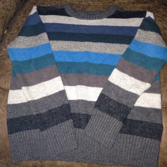 Gap sweater