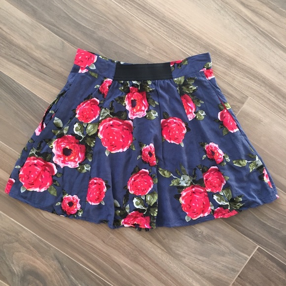 Pins and Needles zip front skirt - Picture 3 of 4