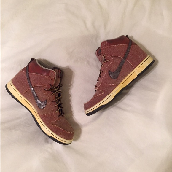 Nike Women's Dunk High 6.0