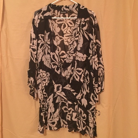 Avenue Floral Black & White Dressy Shirt 22/24