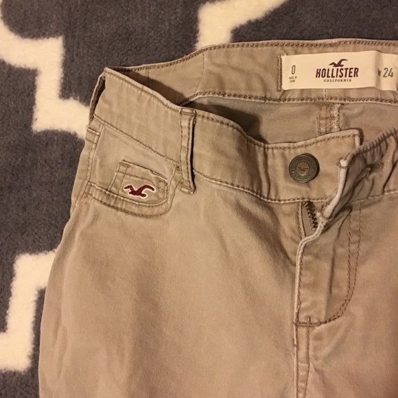 Hollister Khaki Skinny jeans. - Picture 2 of 4