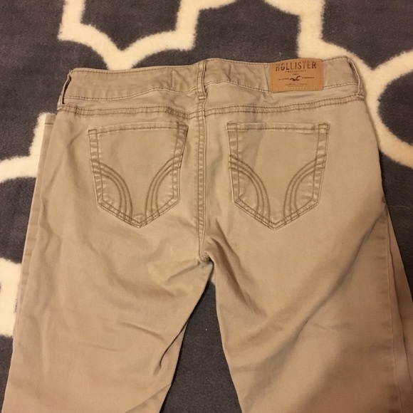 Hollister Khaki Skinny jeans. - Picture 3 of 4