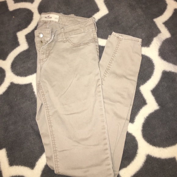Hollister Khaki Skinny jeans. - Picture 4 of 4