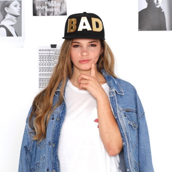 Accessories - BAD SNAPBACK