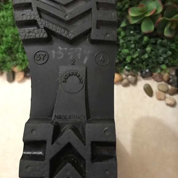 Authentic Burberry rain Boots - Picture 3 of 4