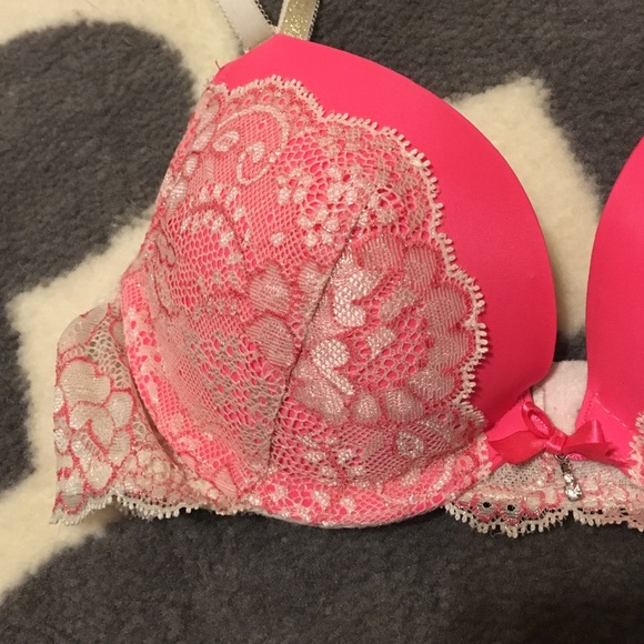 Victoria Secret Bra.💕 - Picture 2 of 4