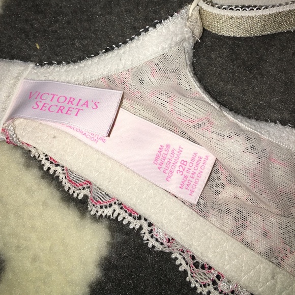 Victoria Secret Bra.💕 - Picture 4 of 4