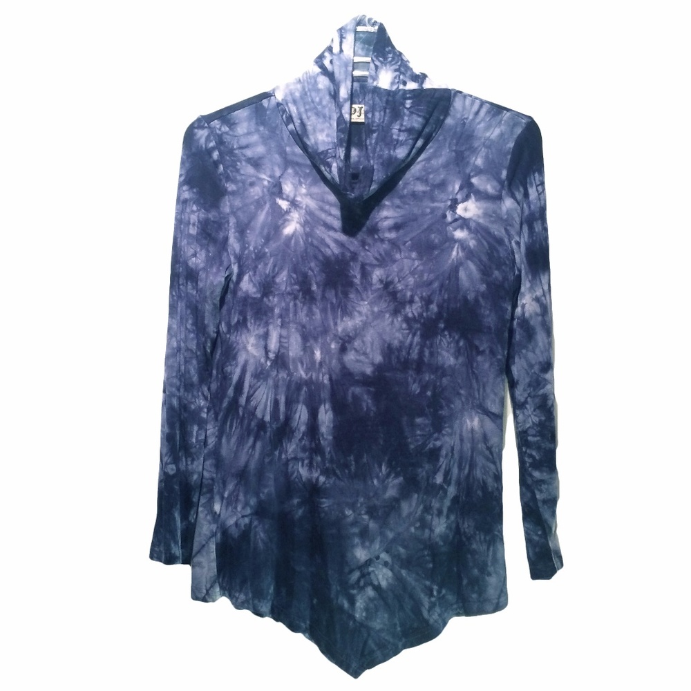 Cowl neck long sleeved handkerchief top