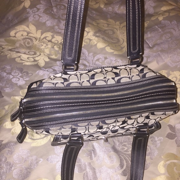 Coach Bag - Picture 2 of 4
