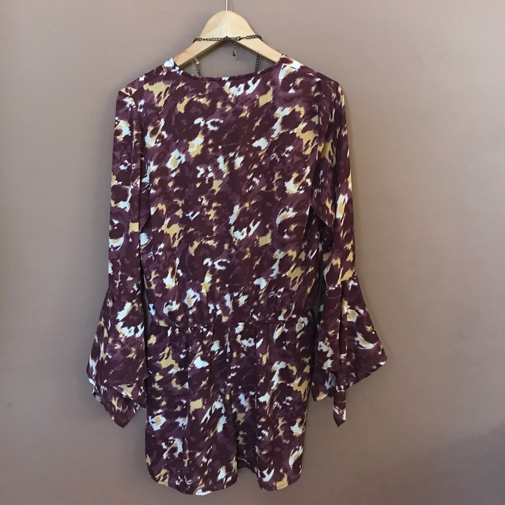 Gifted w/ Bundle $ Floral Bell Sleeve Romper [L] - Picture 5 of 7