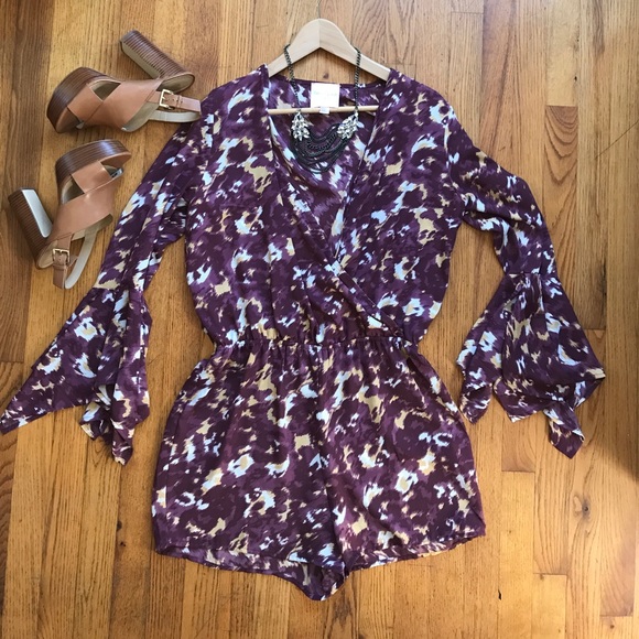 Gifted w/ Bundle $ Floral Bell Sleeve Romper [L] - Picture 2 of 7