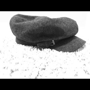 Nine West grey billed hat