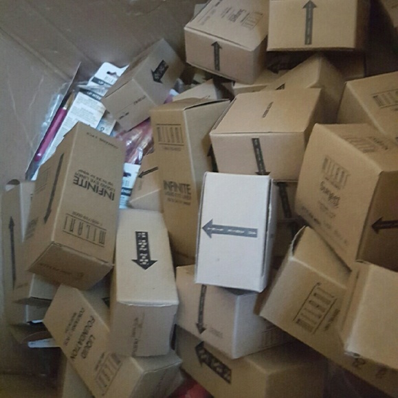 Milani Wholesale x 50 Pieces - Picture 2 of 2