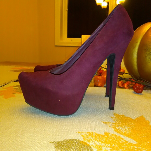 Gorgeous trash brand stiletto heels
