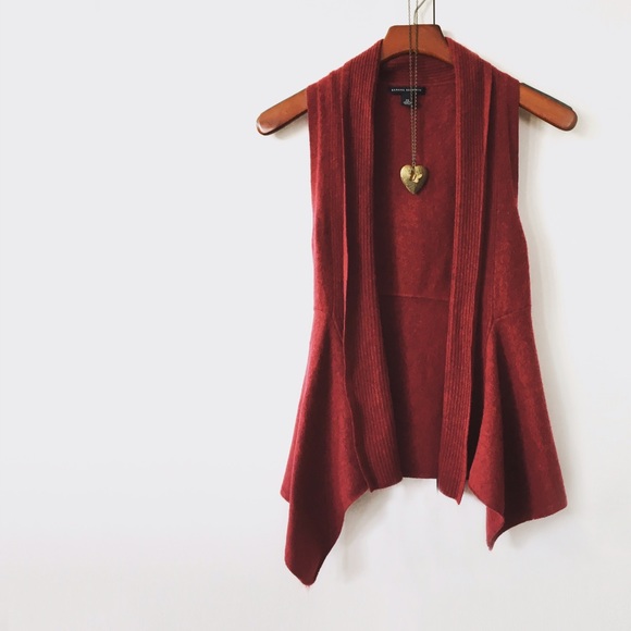 Banana Republic Sweaters - 🎉HP🎉Banana Republic wool blend vest
