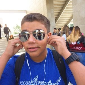 Meet your Posher, Tommy