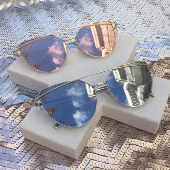 Mirrored Sunglasses - Picture 3 of 3