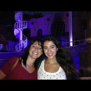 Meet your Posher, Mirella