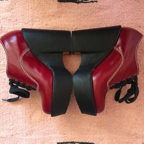 Chloe Doc Martens Fall 2007 Runway - Picture 3 of 4