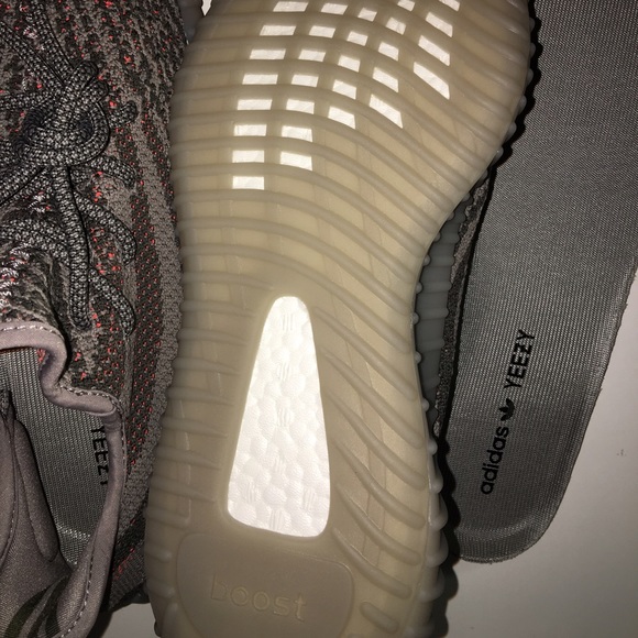 Yeezy 350 V2 Beluga - Picture 2 of 4