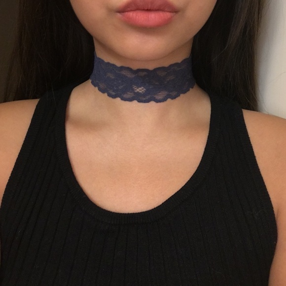 Lace choker - Picture 3 of 4