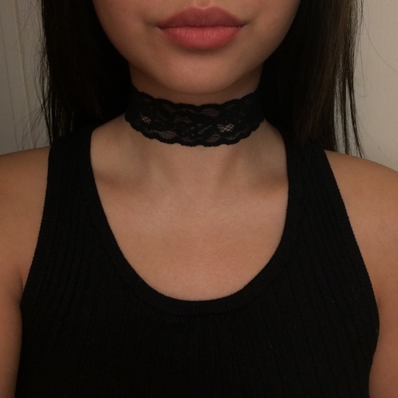 Lace choker - Picture 4 of 4