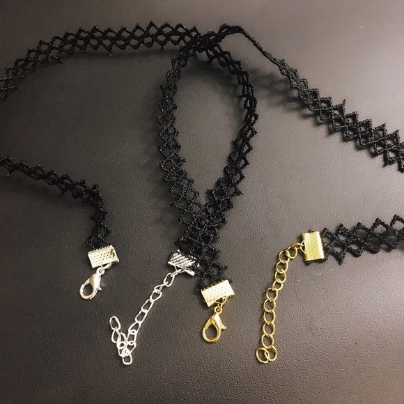 Geometric Lace Choker - Picture 2 of 2