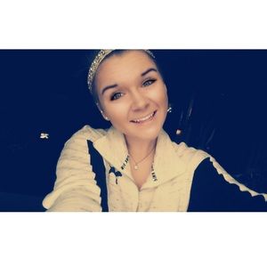 Meet your Posher, Katelyn