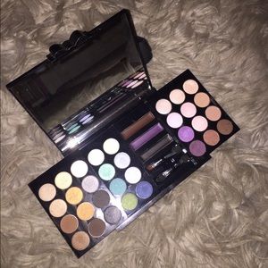 Victoria's Secret eyeshadow palette