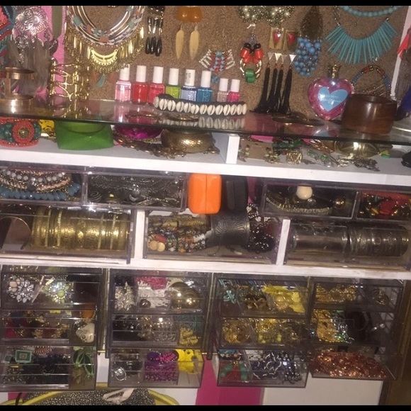 My Colorful Closet - Picture 4 of 4