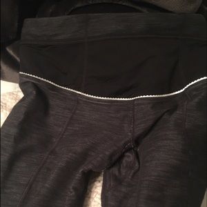 Lululemon ride on crop pants  denim black size 6