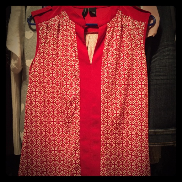 Cute sleeveless top!!