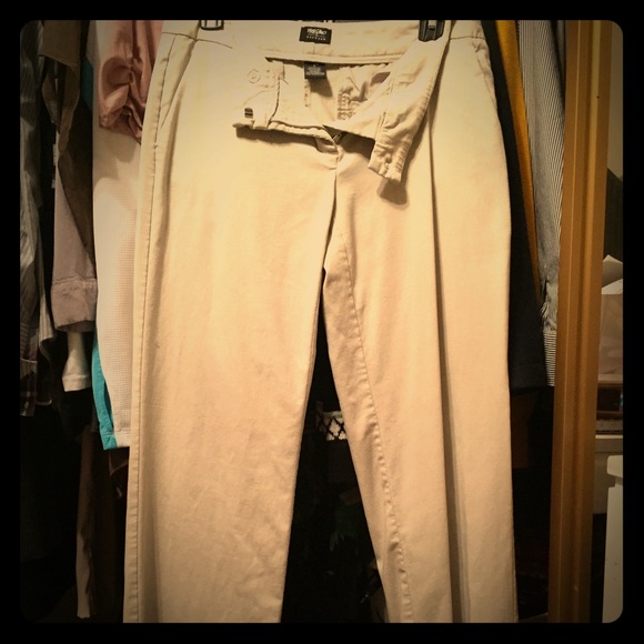 Stretchy khaki trousers