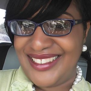 Meet your Posher, Denise