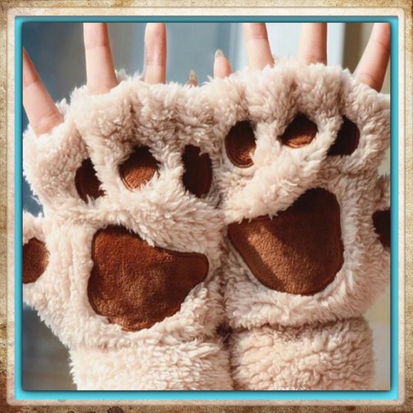 Bear Paw Fingerless Gloves - Picture 4 of 7