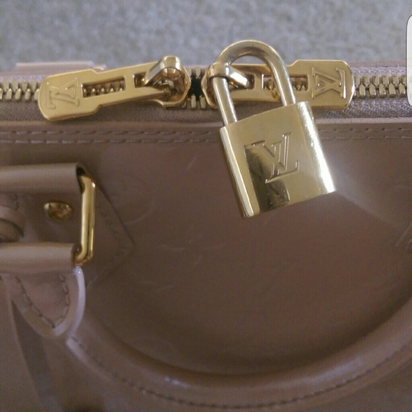 Louis Vuitton Vernis Alma PM Rose Blush & Wallet - Picture 2 of 4