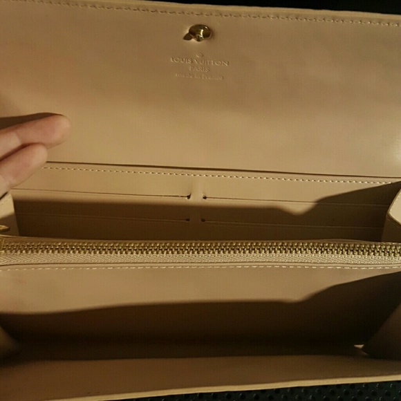 Wallet that is being sold with Louis Vuitton Purse - Picture 4 of 4