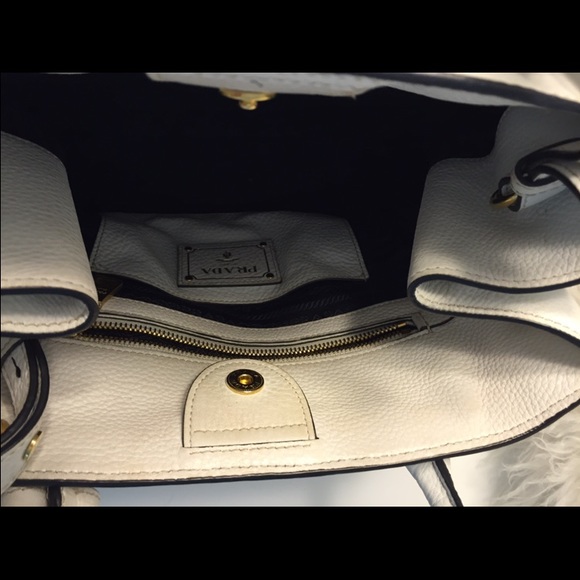 Prada white pebbled leather crossbody tote bag - Picture 2 of 4
