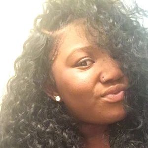 Meet your Posher, Ayanna