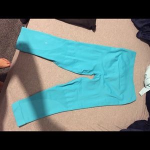 Lululemon size 12 blue crop pants
