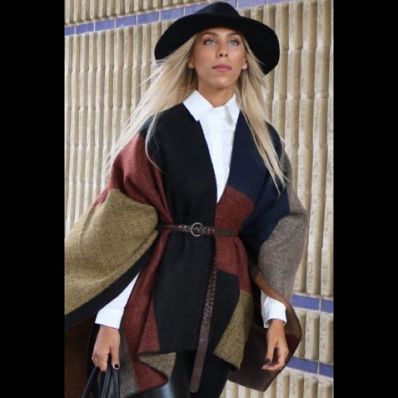 👍sold👍👍Beautiful stylish cape - Picture 3 of 8