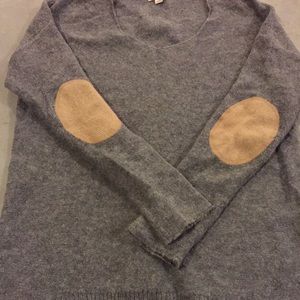 Gap sweater