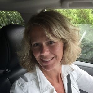 Meet your Posher, Leslie